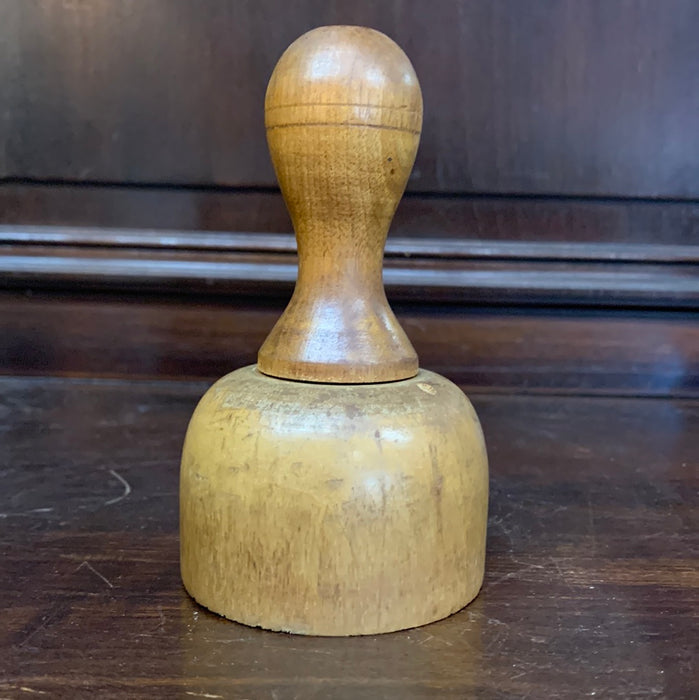 WOODEN KITCHEN UTENSIL-ROUND CUTTER