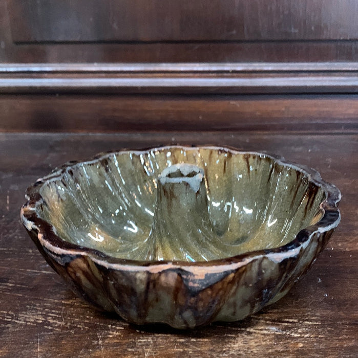 GLAZED POTTERY BUNDT PAN