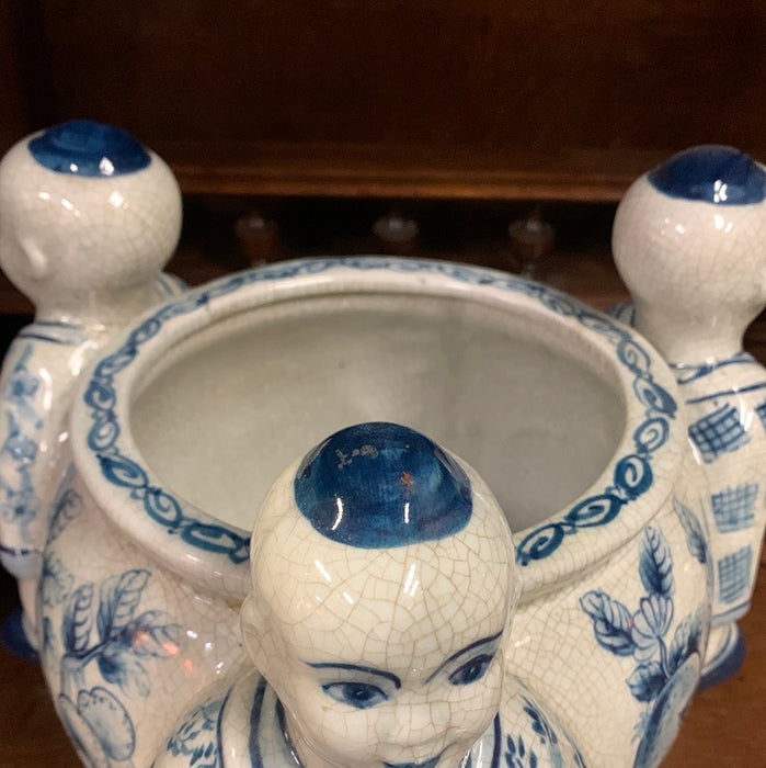 BLUE AND WHITE CHINESE VASE WITH 3 BOYS