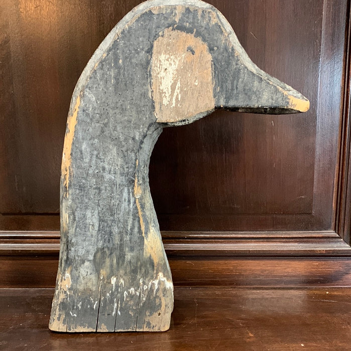 PRIMITIVE WOODEN GOOSE HEAD