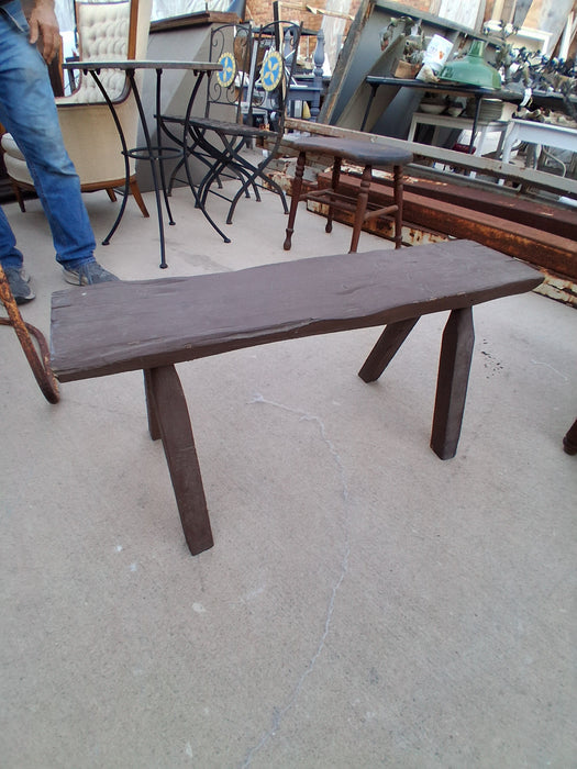 PRIMITIVE OAK BENCH