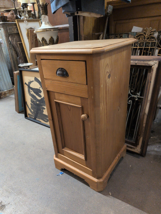 PINE NIGHTSTAND