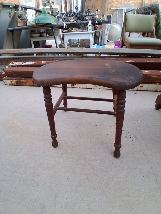 PRIMITIVE OAK STOOL