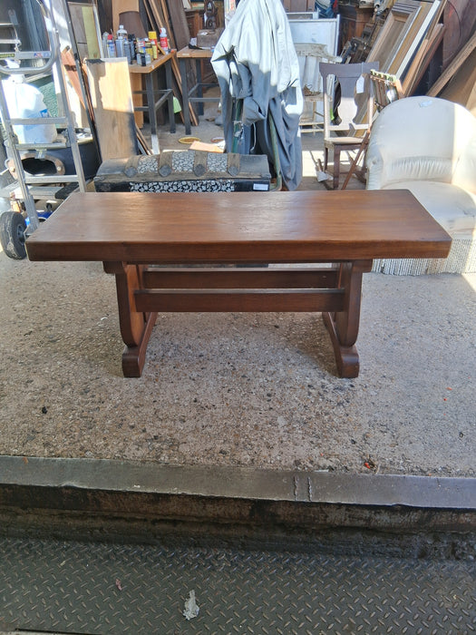 THICK TOP OAK TRESTLE COFFEE TABLE