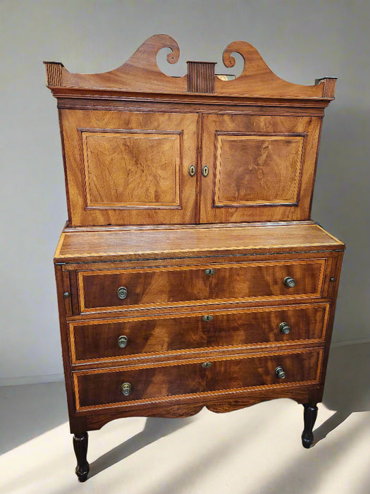 EARLY 1800S FEDERAL STYLE SECRETARY ON CHEST