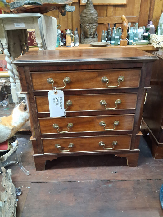 MINIATURE GEORGIAN MAHOGANY CHEST