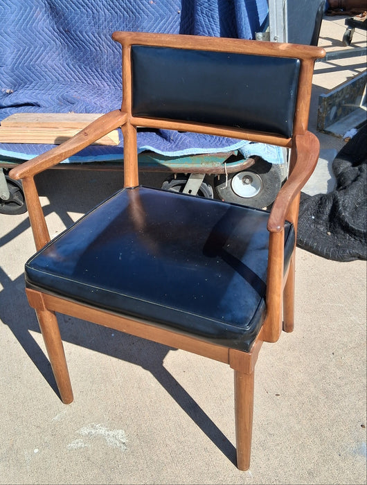 MID CENTURY ARM CHAIR