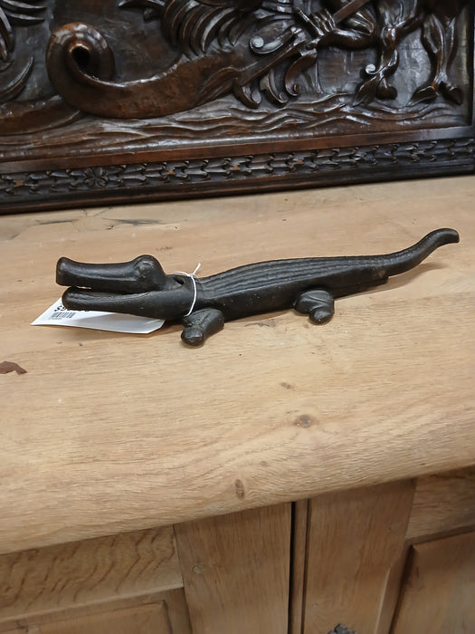 IRON ALLIGATOR NUT CRACKER