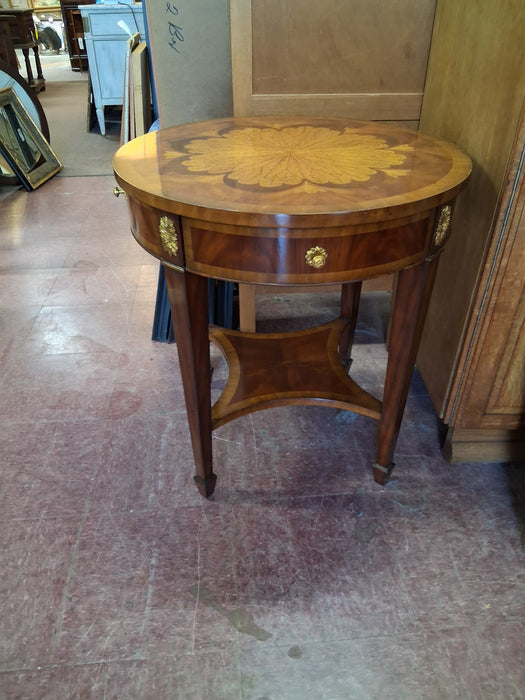 MAITLAND SMITH FEDERAL STYLE INLAID ROUND OCASSIONAL TABLE