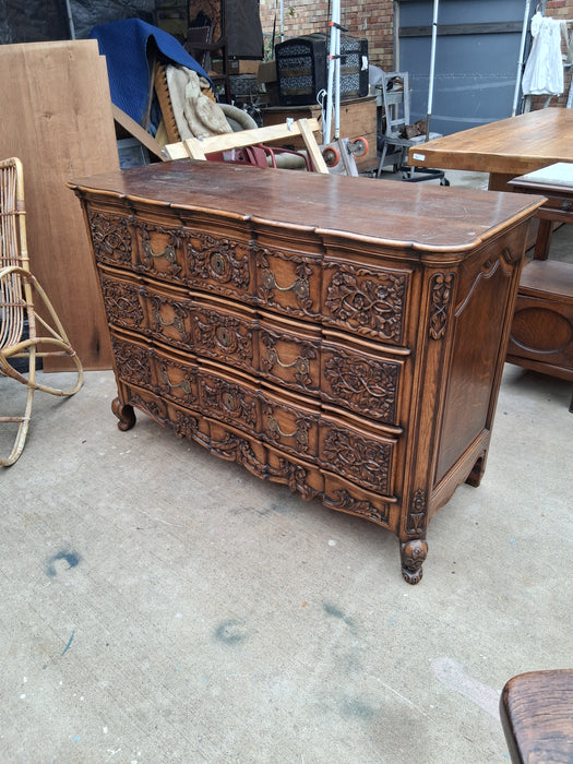 LARGE HIGHLY CARVED OAK 3 DRAWER CHEST