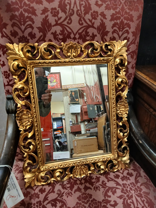 NEO RENAISSANCE ACANTHUS CARVED GILTWOOD MIRROR