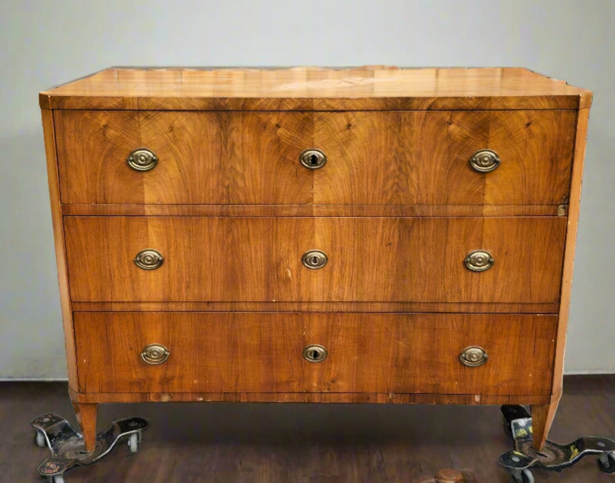 19TH CENTURY BIEDERMEIRE CHEST OF DRAWERS