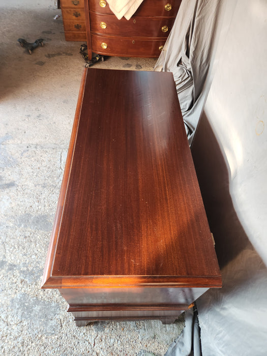 LANE MAHOGANY BLANKET CEDAR CHEST