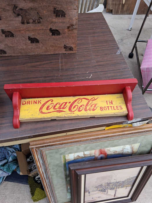 VINTAGE RED SHELF MADE FROM COCA COLA CRATE
