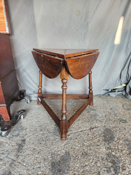 TRIANGLE DROP LEAF TABLE