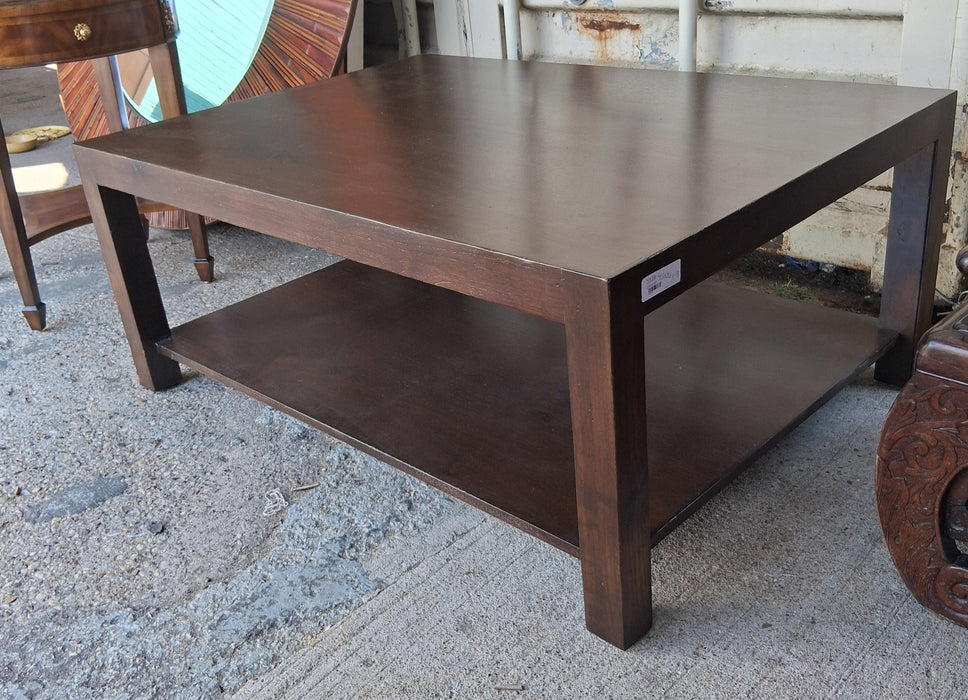MODERN RECTANGULAR WALNUT COFFEE TABLE