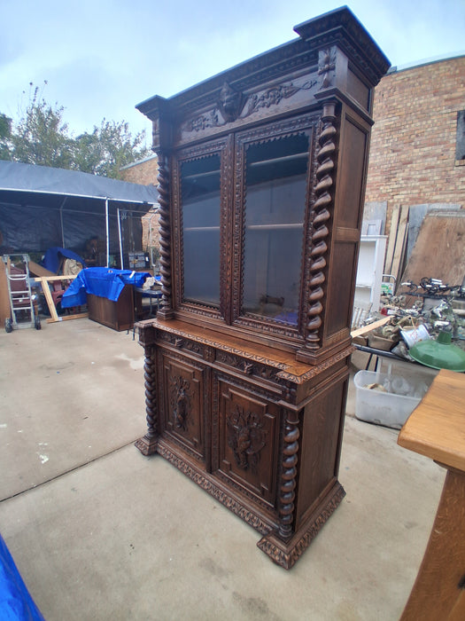 CARVED OAK BARLEY TWIST BOOKCASE