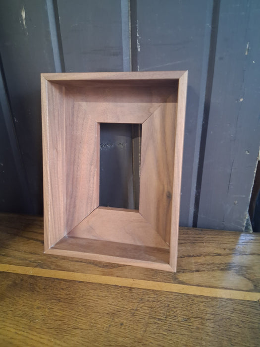 SMALL RAW WALNUT FRAME
