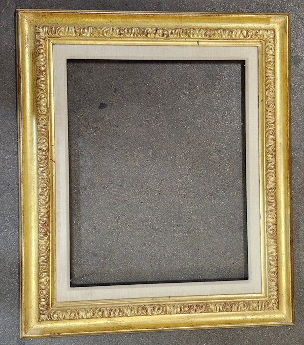 ORNATE GOLD FRAME WITH LINEN FILLET