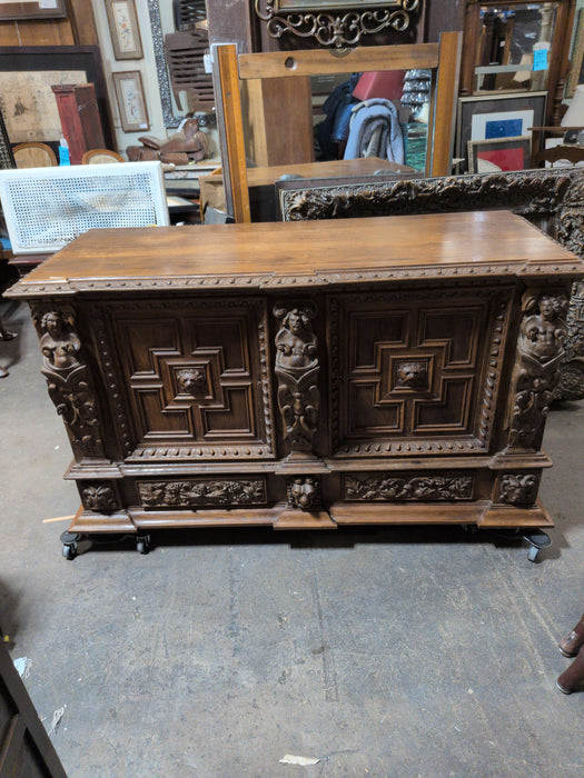 RENAISSANCE REVIVAL SERVER WITH FIGURAL CARVING