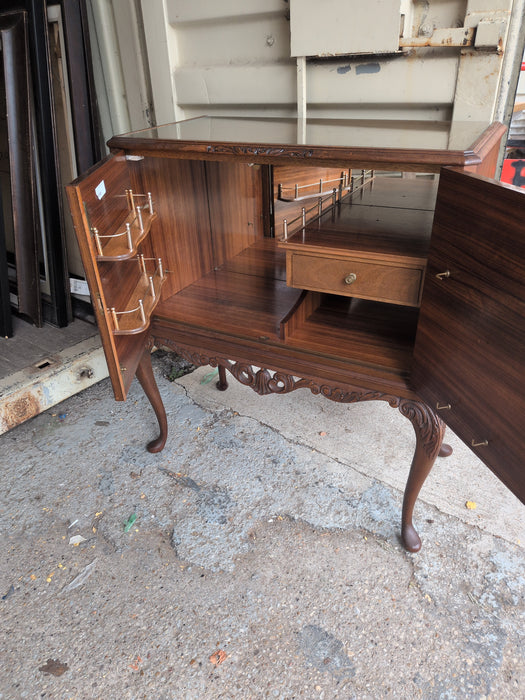 QUEEN ANNE BAR CABINET WITH BURL