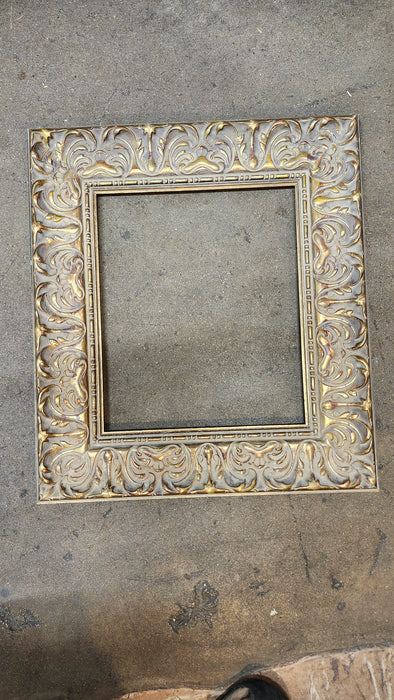 FANCY GOLD FRAME