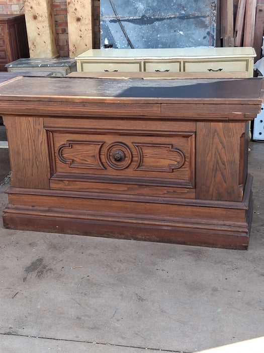 LARGE VARNISHED OAK SHOP COUNTER