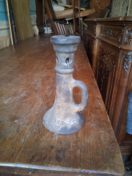ANTIQUE IRON CAR JACK