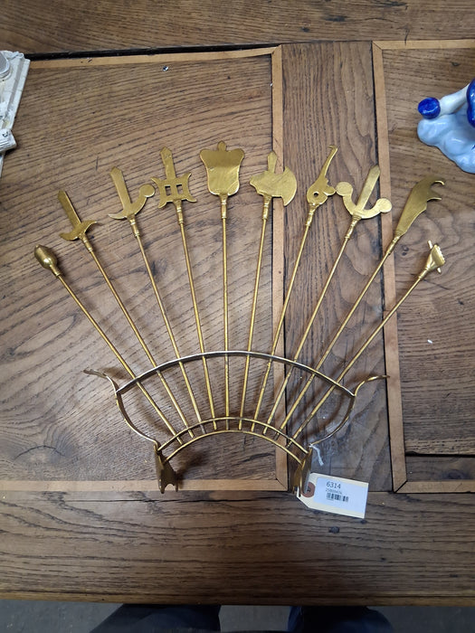 GOLD METAL MINIATURE CHINESE WEAPONS ARRAY