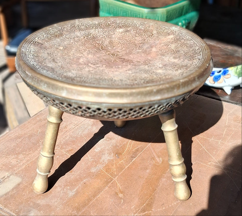 ROUND BRASS STOOL
