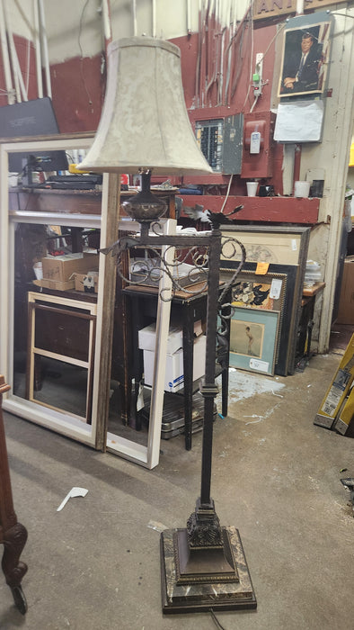 IRON FLOOR LAMP