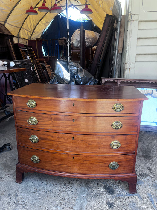 EARLY 19TH CENTURY SHERATON STYLE 3 DRAWER BOWFRONT CHEST