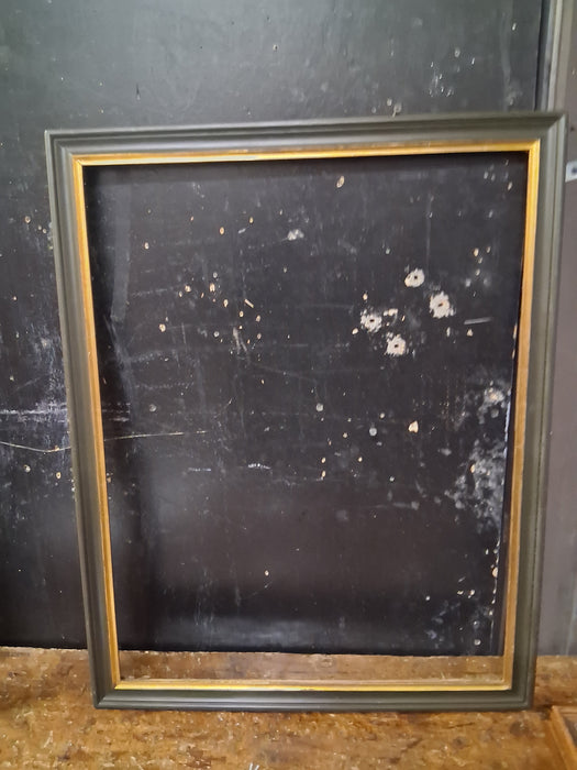 THIN BLACK FRAME WITH GILT LINER