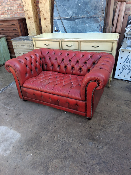 RED LEATHER CHESTERFIELD LOVESEAT