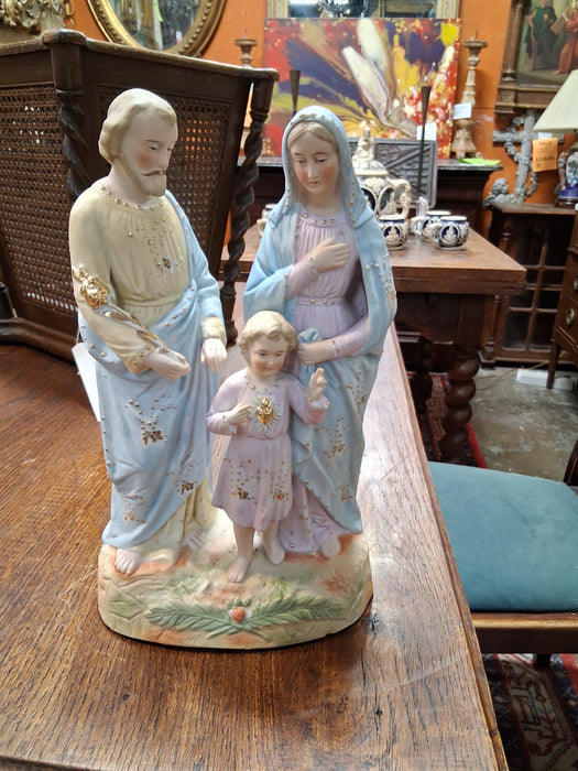 HOLY FAMILY STATUE