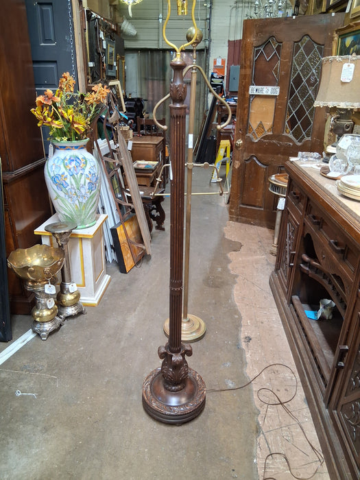 TALL FLUTED FLOOR LAMP WITH ROUND BASE