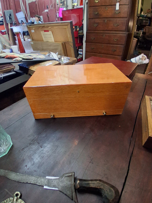 OAK JEWELRY BOX