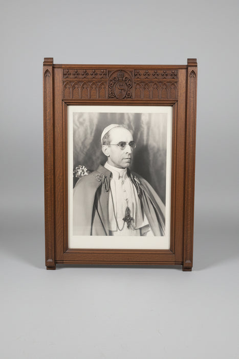 GOTHIC OAK FRAME WITH POPE