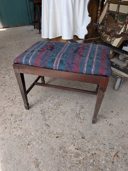 FEDERAL STYLE VANITY BENCH