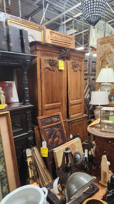 LOUIS XV CARVED OAK COUPS DEUX CORPS