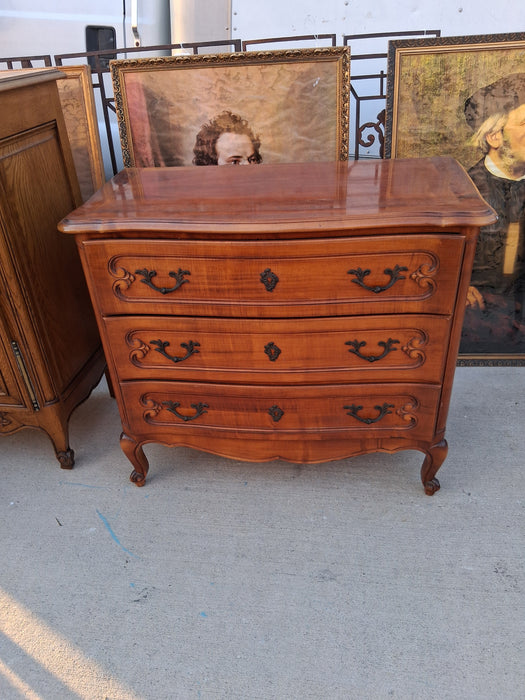 LOUIS XV CHERRY COMMODE