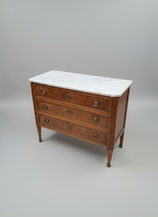 LOUIS XVI MARBLE MAHOGANY CHEST WITH RING PULLS AND FLUTING