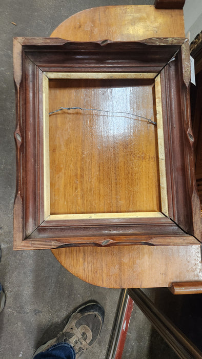 SMALL WALNUT FRAME WITH GILT FILET
