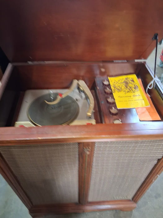 MID CENTURY MAHOGANY RECORD PLAYER