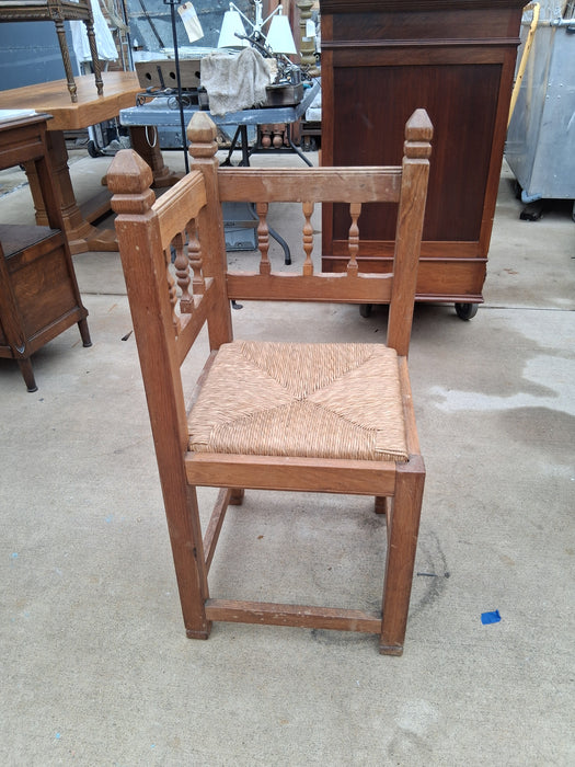 OAK CORNER CHAIR