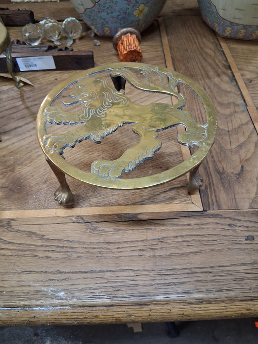BRASS KETTLE STAND WITH LION
