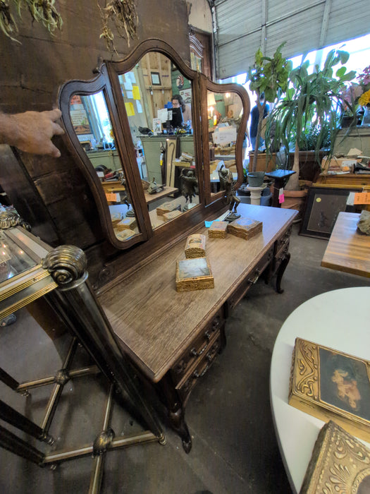 SHALLOW OAK COUNTRY FRENCH VANITY WITH MIRROR