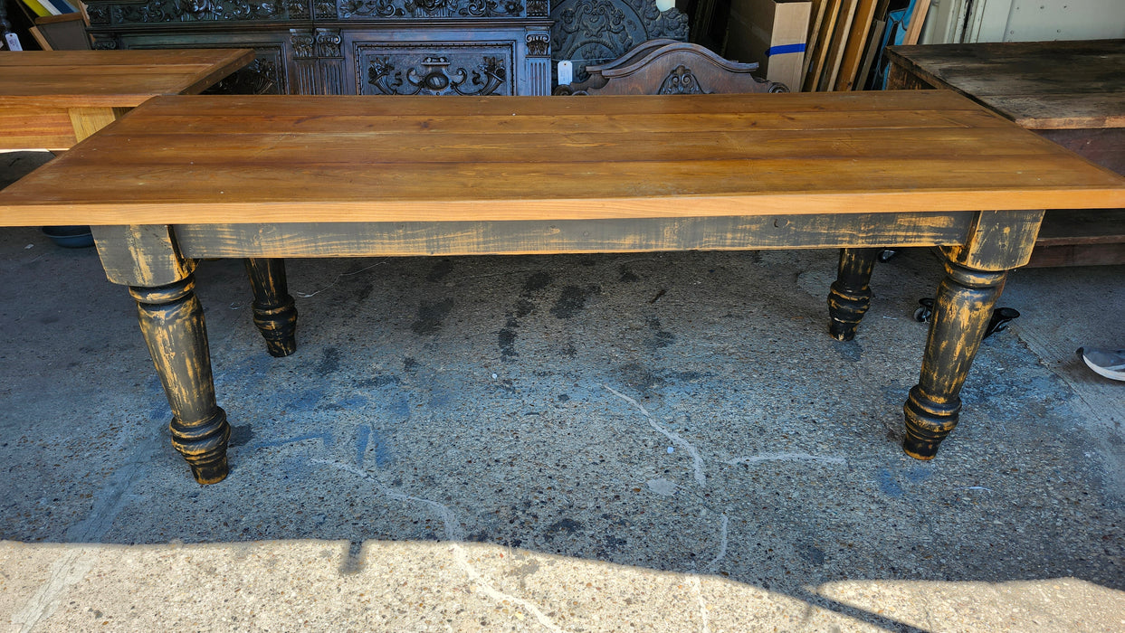 PINE TABLE WITH NATURAL TOP AND BLACK PAINTED LEGS