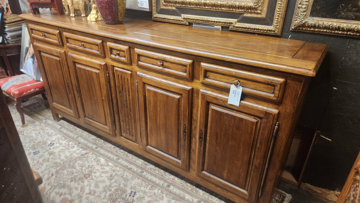 FLUTED OAK RUSTIC LARGE SIDEBOARD