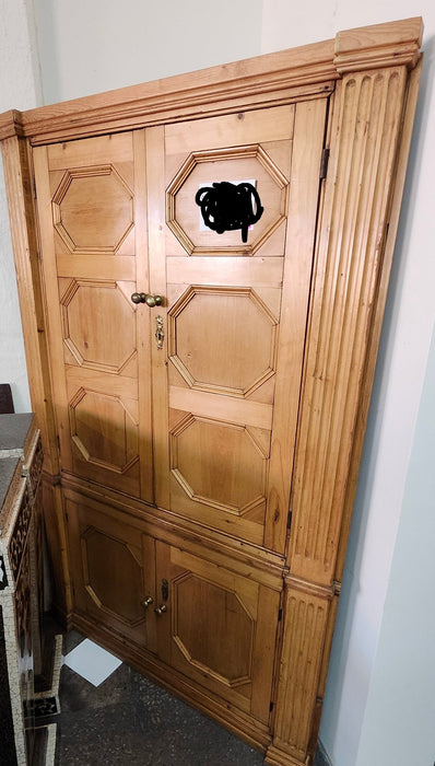 ENGLISH PINE CORNER CUPBOARD